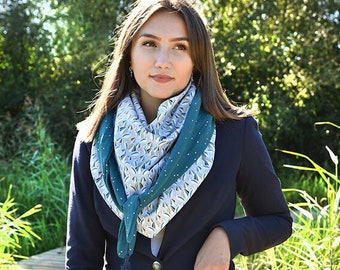 Chèche femme, chèche,foulard triangle,écharpe, châle, coton , double gaze, paons,bleu,gris, cadeau femme,collection PAON