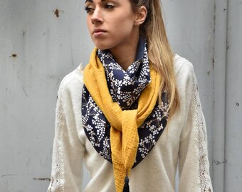 Chèche femme tendance,chèche,foulard triangle,écharpe, châle,coton ,double gaze,cerisier,bleu marine,moutarde, cadeau femme