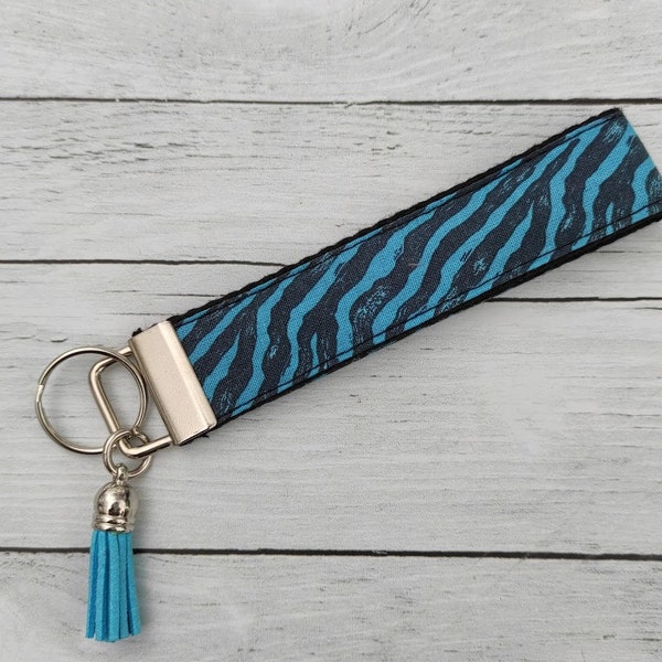 Porte clés dragonne, porte clés bracelet,porte clé tendance en sangle coton et tissu zebre bleu, idée cadeau