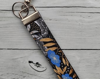 Porte clés dragonne, porte clés bracelet,porte clé tendance en sangle coton et tissu Nagoya bleu, fleurs inspiration japonaises, idée cadeau