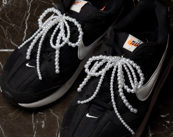 Charm pour lacets à pampilles en perles pour baskets | Décoration de baskets à ruban de perles faites à la main | Accessoire à breloques lacet de chaussure de l'an 2000