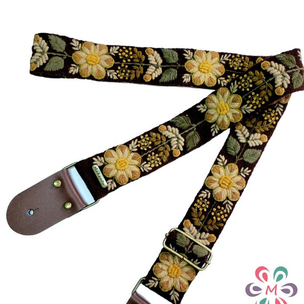 Brown guitar strap with beige flowers, adjustable guitar strap, handmade embroidery, leather ends, gift for guitarist, peruvian, ethnic