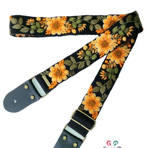 Zwarte gitaarband met ORANJE bloemen, verstelbare geborduurde gitaarband, leren uiteinden, gitarist cadeau, Peruaans handgemaakt, boho