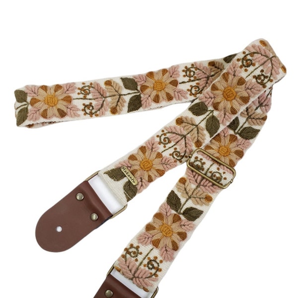 Adjustable embroidered guitar strap, handmade white guitar strap, beige flowers, leather ends, gift for guitarist, peruvian, ethnic, boho