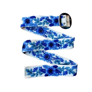 Handcrafted Wool Belt with Electric Blue Flowers | Natural Ivory Background | Eco-Friendly & Artisan Peruvian Design | Sizes XXS-XL