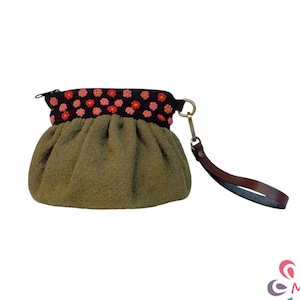 Olivgrün Hand bestickt Wolltasche | Top mit Floral Knoten Design | Ethno Boho Clutch Beutel | Handgelenk und Crossbody Armband | Kosmetiktasche