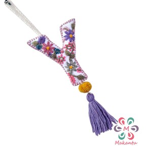 Dije de alfabeto de lana color marfil, llavero con letras florales coloridas, inicial bordada personalizada, dije para bolso hecho a mano, decoración para puerta, regalo ecológico, A-Z