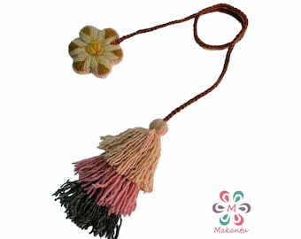 Bijou de sac fleur beige, cham de sac à main péruvien, breloque en laine naturelle, breloque de sac pompon, décor de sac, cadeau pour elle