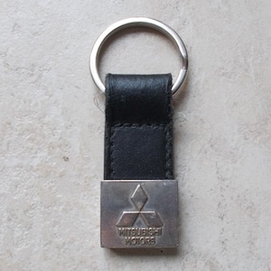 Vintage MITSUBISHI Cars Keychain key ring France antique vtg garage 2000s silver