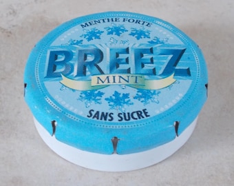 Alte Metalldose mit Minzbonbons BREEZ Confiserie France Vintage Blau