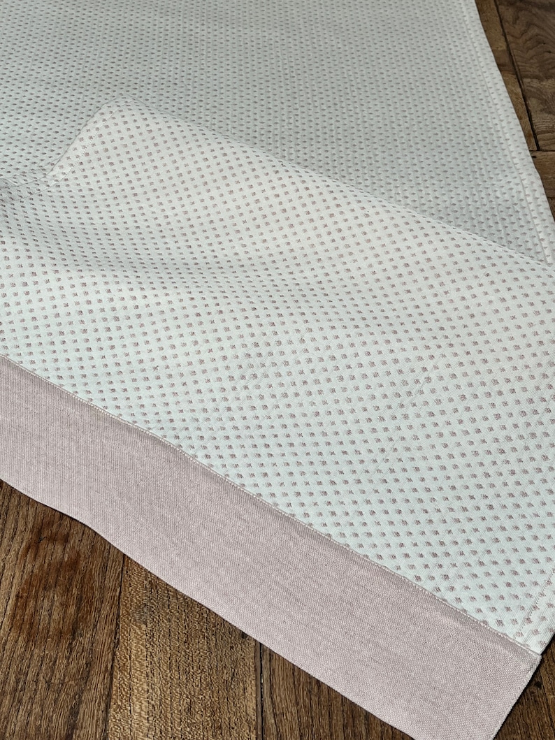 Busatti Linen Runner with Napkins