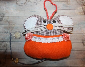 Small mouse cushion for orange/brown milk tooth