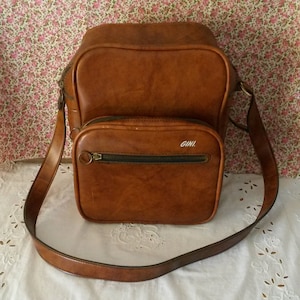 Sac de voyage vintage en simili cuir marron / sac vintage des années 70 / sac vintage à bandoulière