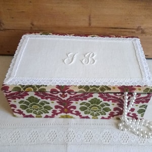 Antique box 1950s / vintage fabric box / antique jewelry box / antique french fabric box / vintage sewing box