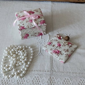 Caixa de tecido e seus alfinetes de chapéu vintage/caixa de tecido estilo boudoir romântico/caixa artesanal