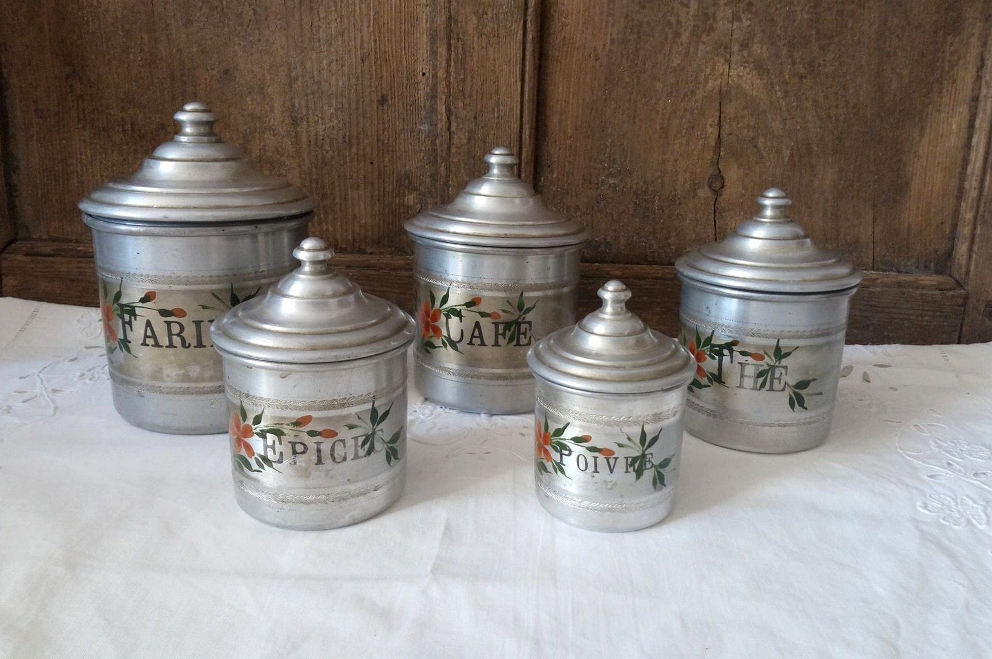 Série de 5 Pots Cheminée/Années 1950 à Épices en Métal avec Frise Fleurie
