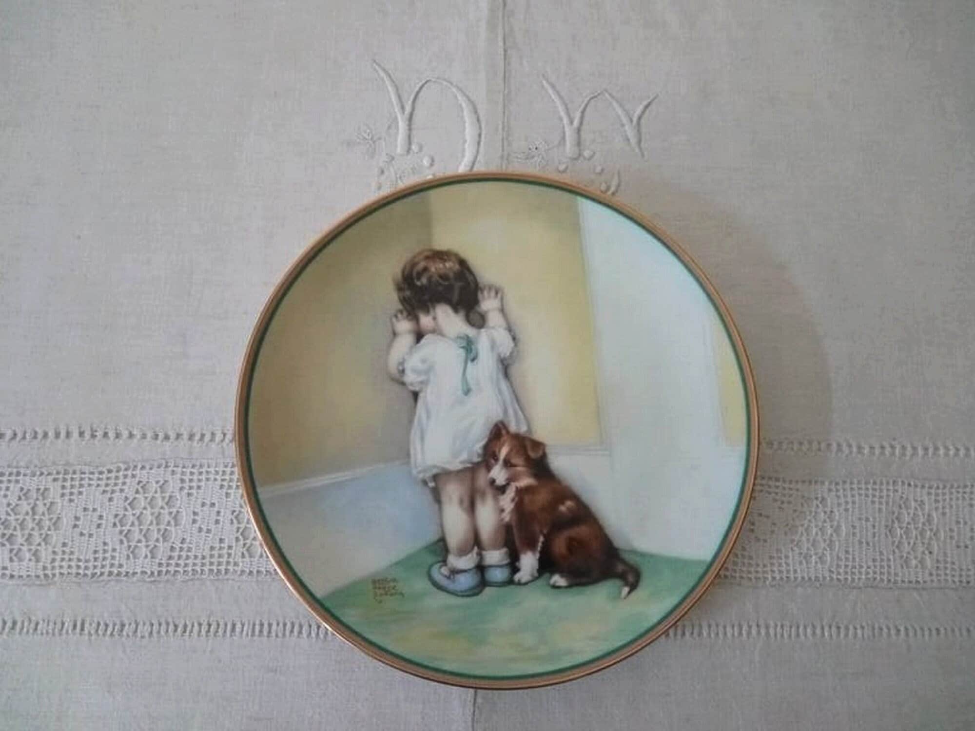 Assiette Vintage en Porcelaine/Assiette Ancienne Numérotée Décor Bessie Pease Gutmann Année 1985