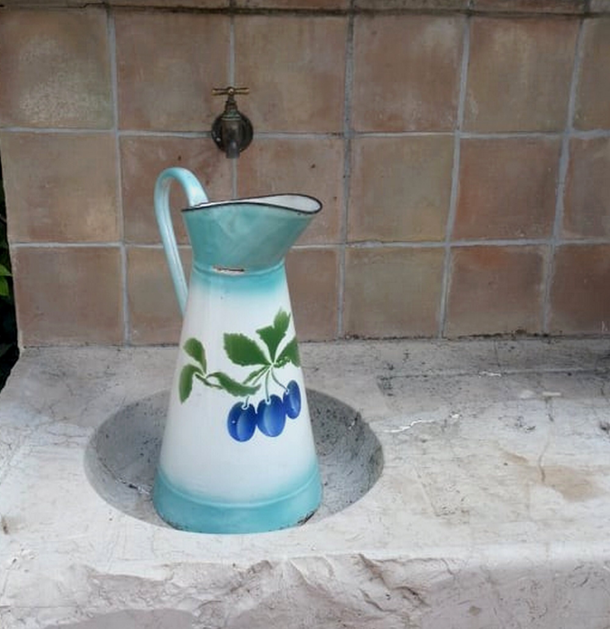 Broc en Métal Émaillé Vintage/Pichet Ancien Broc Tôle Émaillée Français