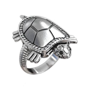 Turtle Ring with Movable Legs, Ocean Life Inspired Jewelry