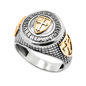 Ring met het zegel van de soldaten van de tempel, gemaakt van 925 zilver en 14 karaats goud.