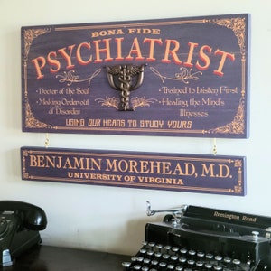 Psychiatrist Wood Sign with Optional Personalization Bild 1