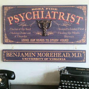 Psychiatrist Wood Sign with Optional Personalization Bild 2