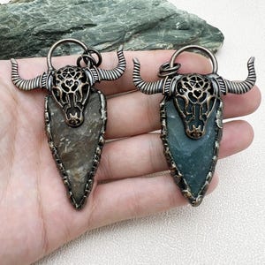 Arrowhead Indian Agate Buffalo Cattle Skull Pendant, Longhorn Cattle Skull Charm Pendant, Arrowhead Agage Skull Decor, GP2409092