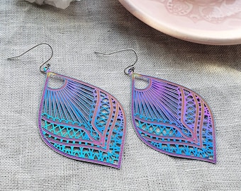 Pendientes boho, pendientes mandala, pendientes colgantes boho, pendientes étnicos, joyas tribales, pendientes de filigrana arcoíris, regalo para ella