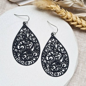 Brincos de filigrana preta: joias pendentes estilo boho