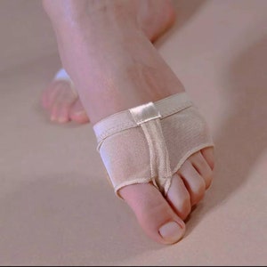 Dance toe foo ties socks, Ballet toe foo ties socks, Ballet toe foo ties, Dance shoes, Ballet shoes, Toe foo ties,