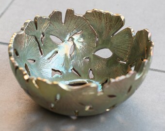 Ceramic table decoration with gingko biloba leaves and Eosin-like glaze