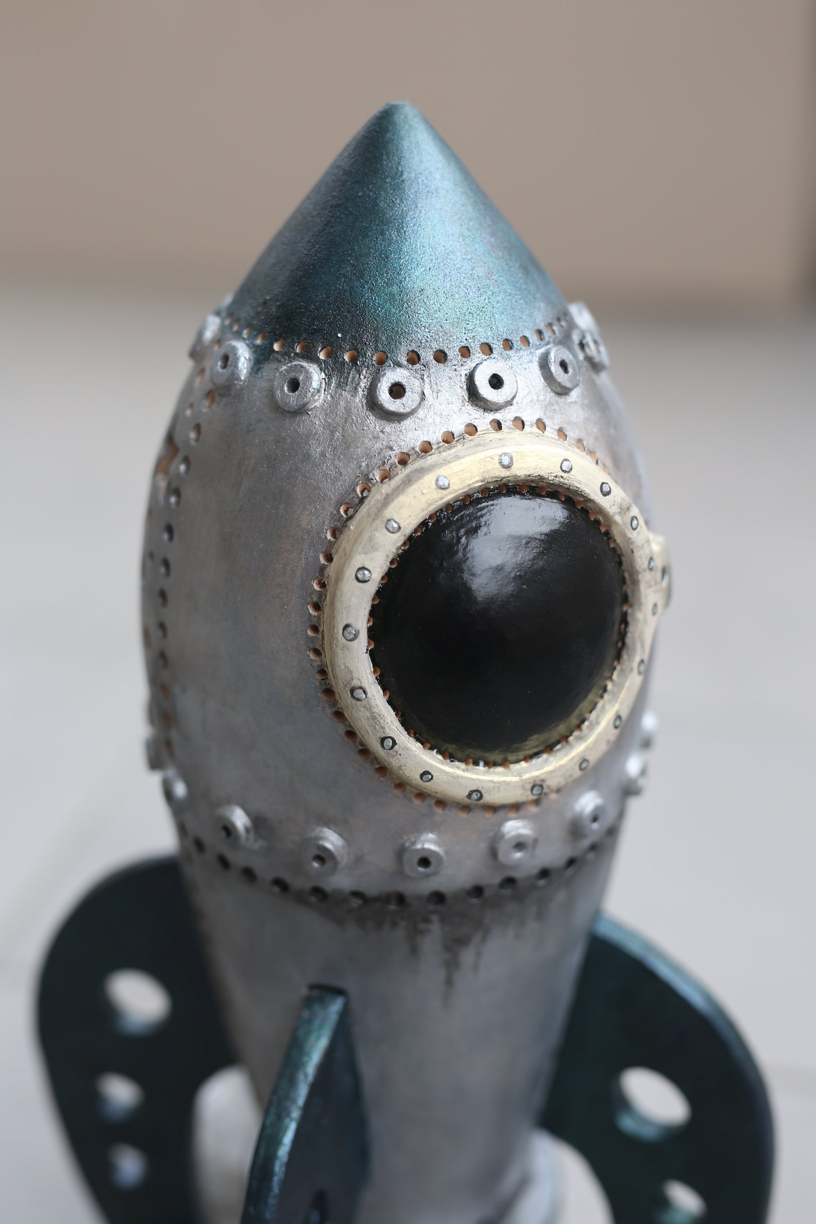 Spiro 50s Spaceship ceramic light sculpture. Perfect gift for Etsy