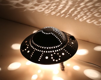 UFO table lamp. 50s style alien spaceship ceramic lamp. Mars Attacks!  vibes. Perfect gift for space lovers.