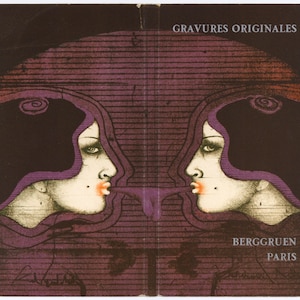 May include: Vintage print featuring two mirrored female profiles with dark hair and purple accents. The artwork has the text "GRAVURES ORIGINALES" at the top and "BERGGRUEN PARIS" at the bottom, all in white. The background is a dark brown with purple vertical lines.