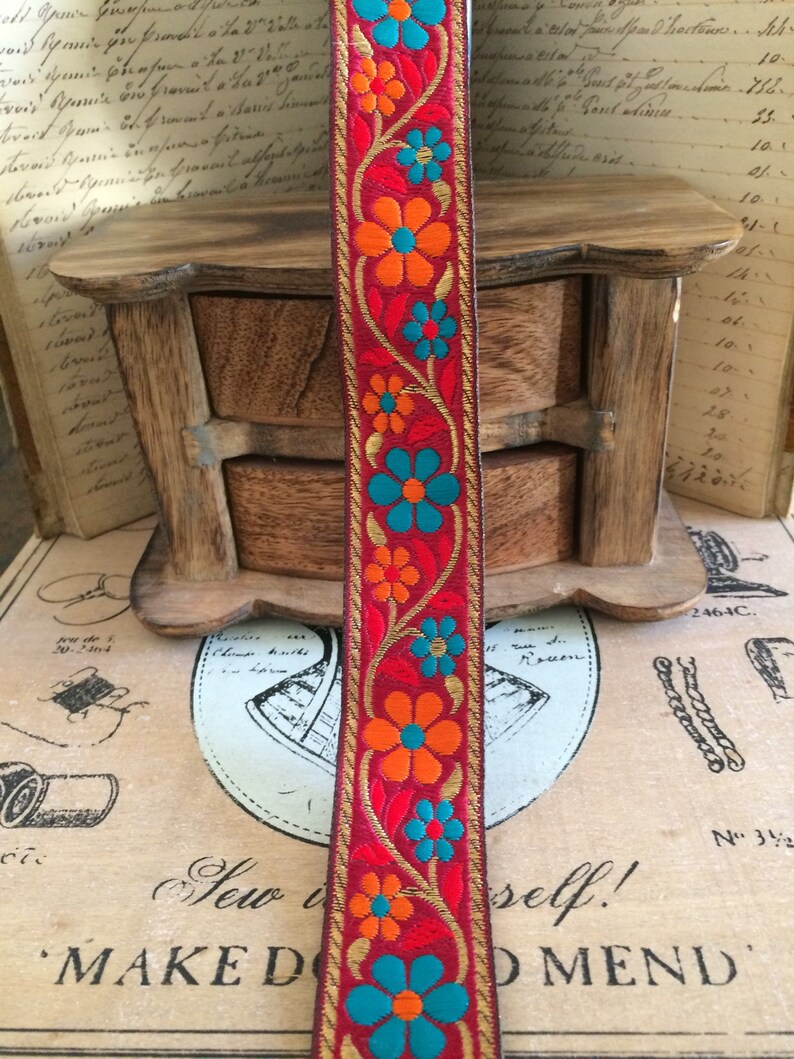 Jacquard ribbon /'boheme/' dor flowers border 3.50 cm