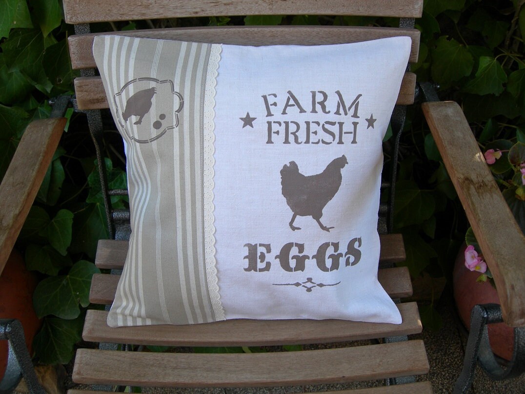 Coussin Déhoussable Campagne Chic Toile Ancienne et Insciptions Peintes à La Main