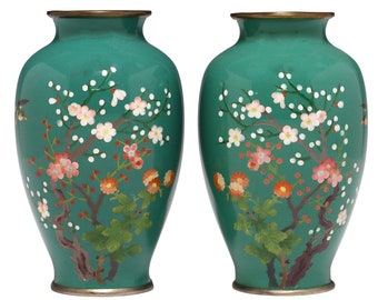 Antike japanische Cloisonné-Vasen, Nachtigall & Blütenpaar