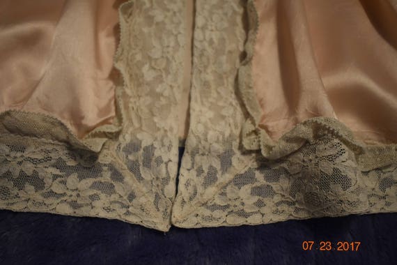 Vintage Bed Jacket - image 3