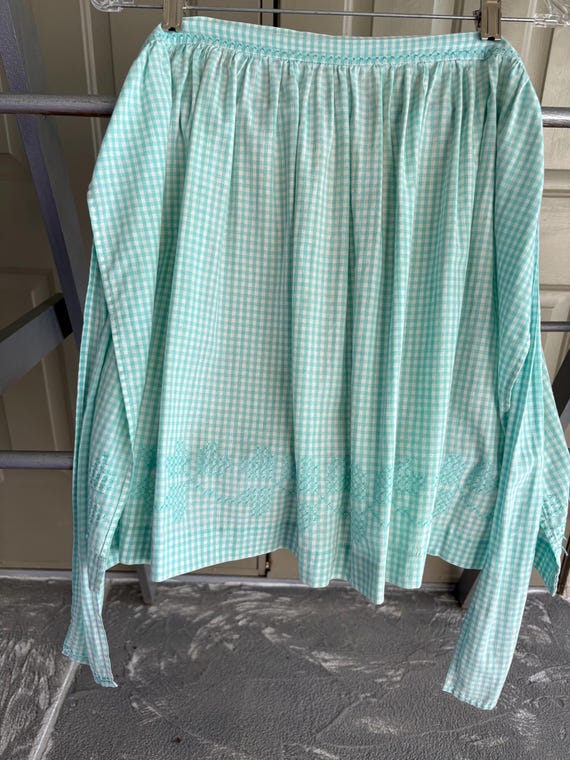 Vintage Handmade Apron: 1970s Gingham Cross Stitch