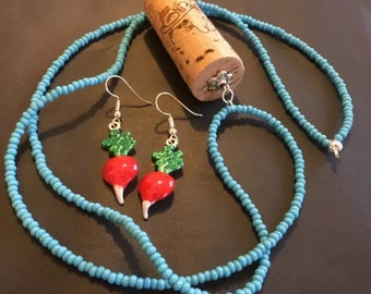 Luna cork necklace and hook radish earrings set