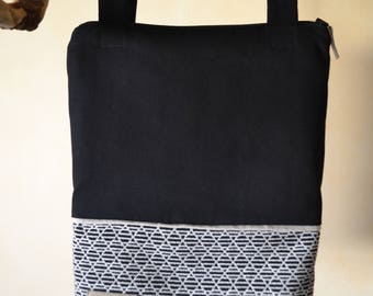 Bag Black and beige patterned triangles