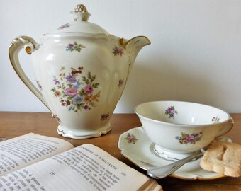 Porcelaine de Limoges, ancienne manufacture royale : théière cafetière verseuse, tasse et soucoupe assortie / vaisselle vintage