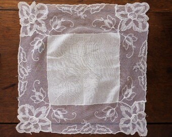 Ancien mouchoir de batiste / Vintage cambric handkerchief ancient linens