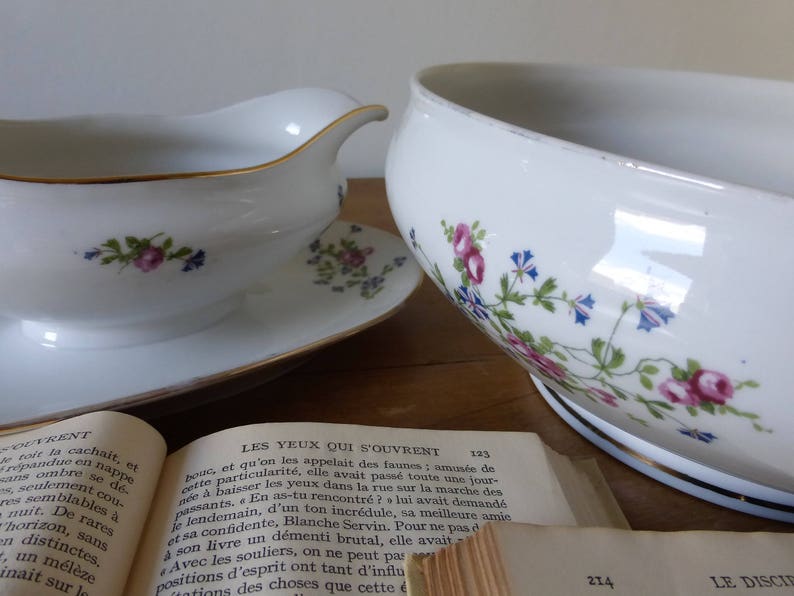 Saucière et Grand Saladier en porcelaine de Chatres-sur-Cher / Old French porcelain Gravy boat and Salad bowl image 1