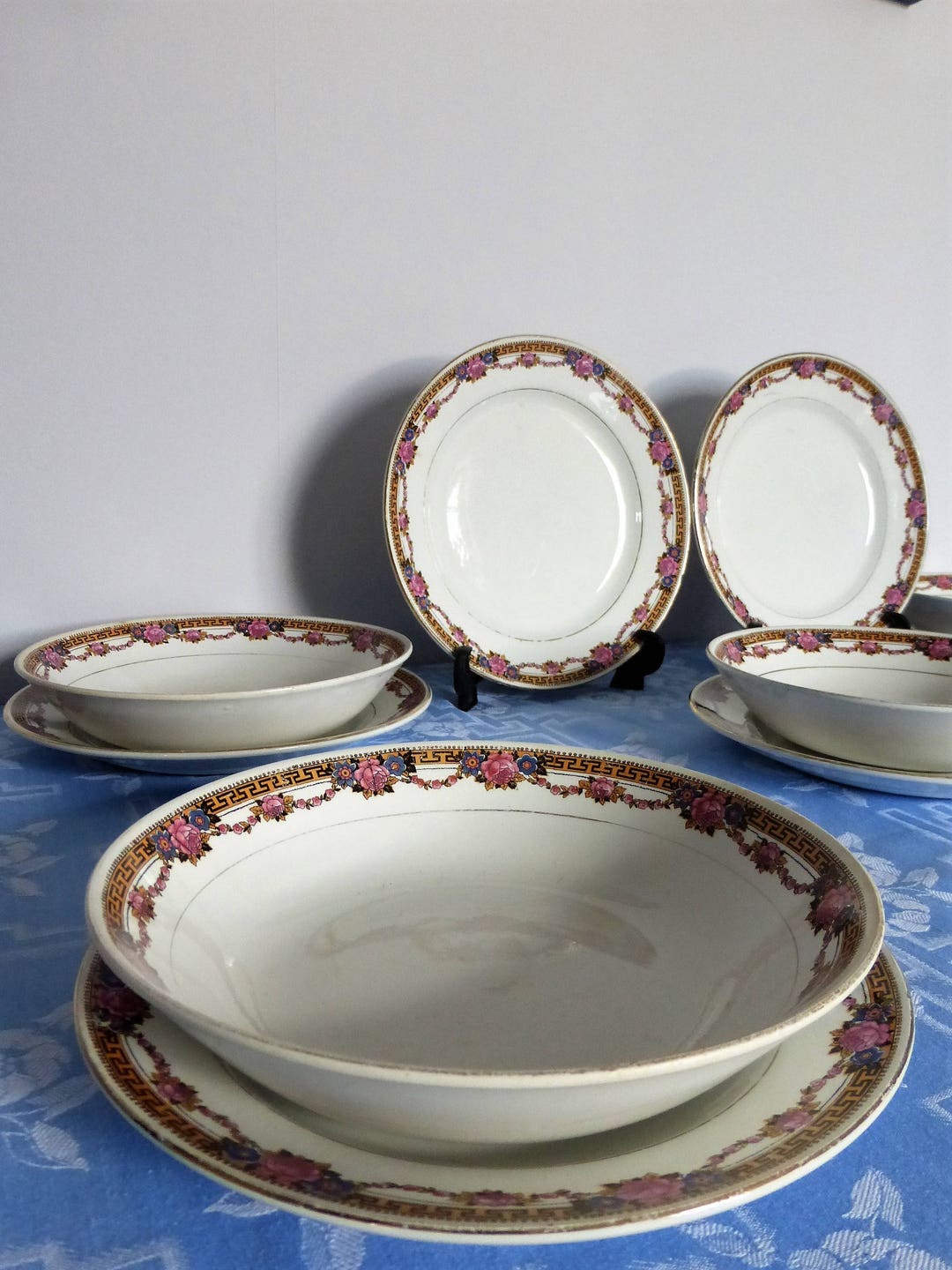Assiette Plate Faïence Saint Amandinoise - Modèle 6507 à Guirlandes Bleues Et Vertes, Occasion