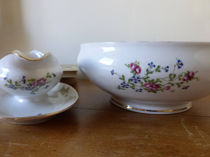 Saucière et Grand Saladier en porcelaine de Chatres-sur-Cher / Old French porcelain Gravy boat and Salad bowl image 2