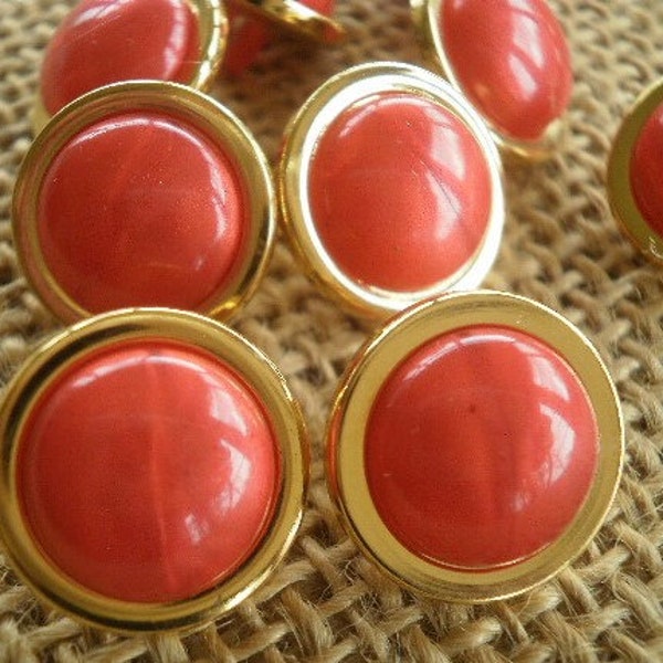 Lot de 4 boutons demi boules en plastique , coloris  rouge et doré  , diamètre 15 mm