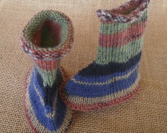 Hand-knitted baby slippers, multicolored self-scratching wool, size 3/6 months