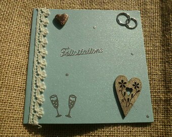 Carte carrée double ,   pour un mariage  , coloris bleu  , coeurs et alliances + enveloppe  assortie