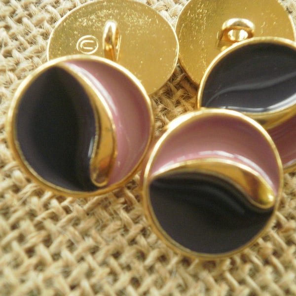 Lot de 2 boutons bijoux ronds en métal , coloris  doré  , mauve et prune , diamètre 18 mm